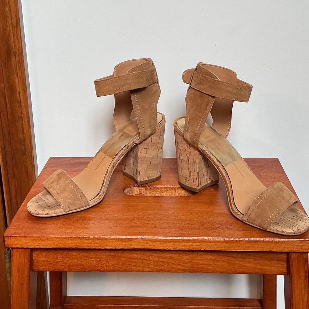 Dolce Vita Cally Tan Suede Leather Open Toe Chunky Block Heel Sandals, Sz 6